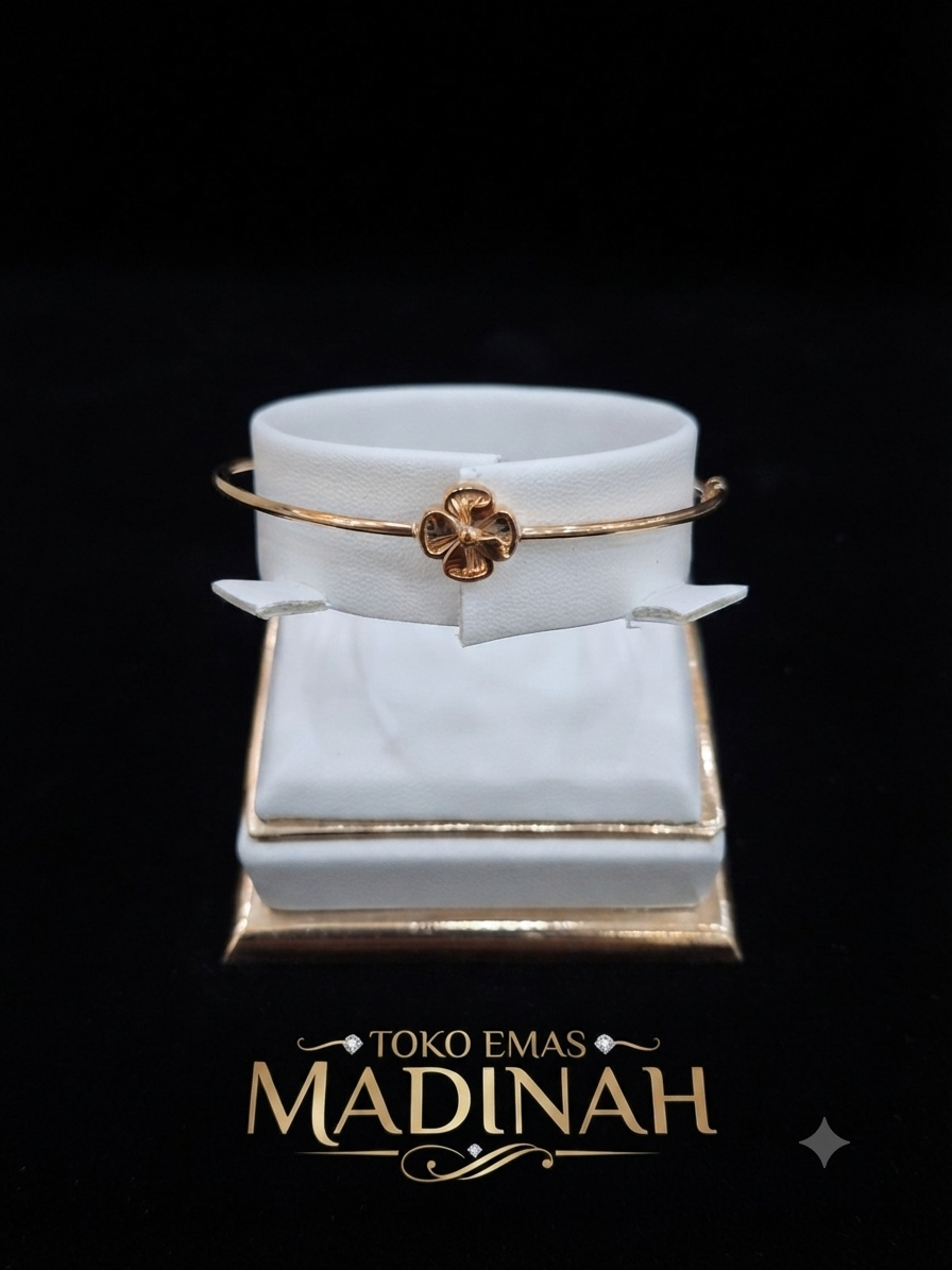 GELANG B CLOVER