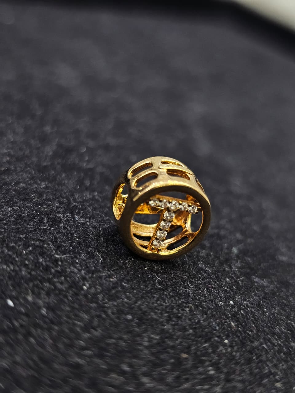 LIONTIN T
