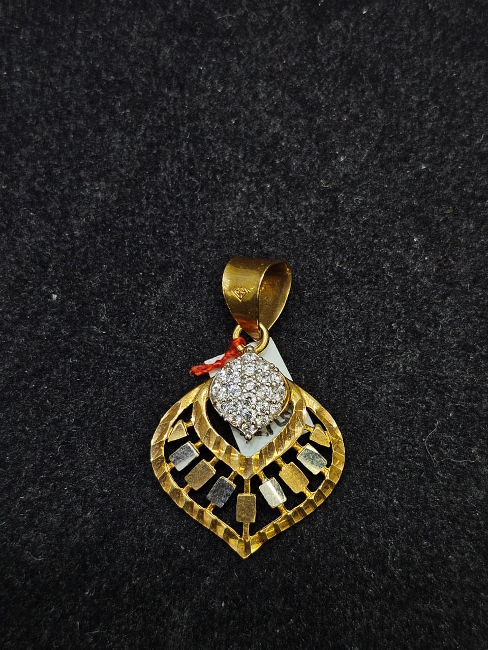 LIONTIN DAUN KOMB