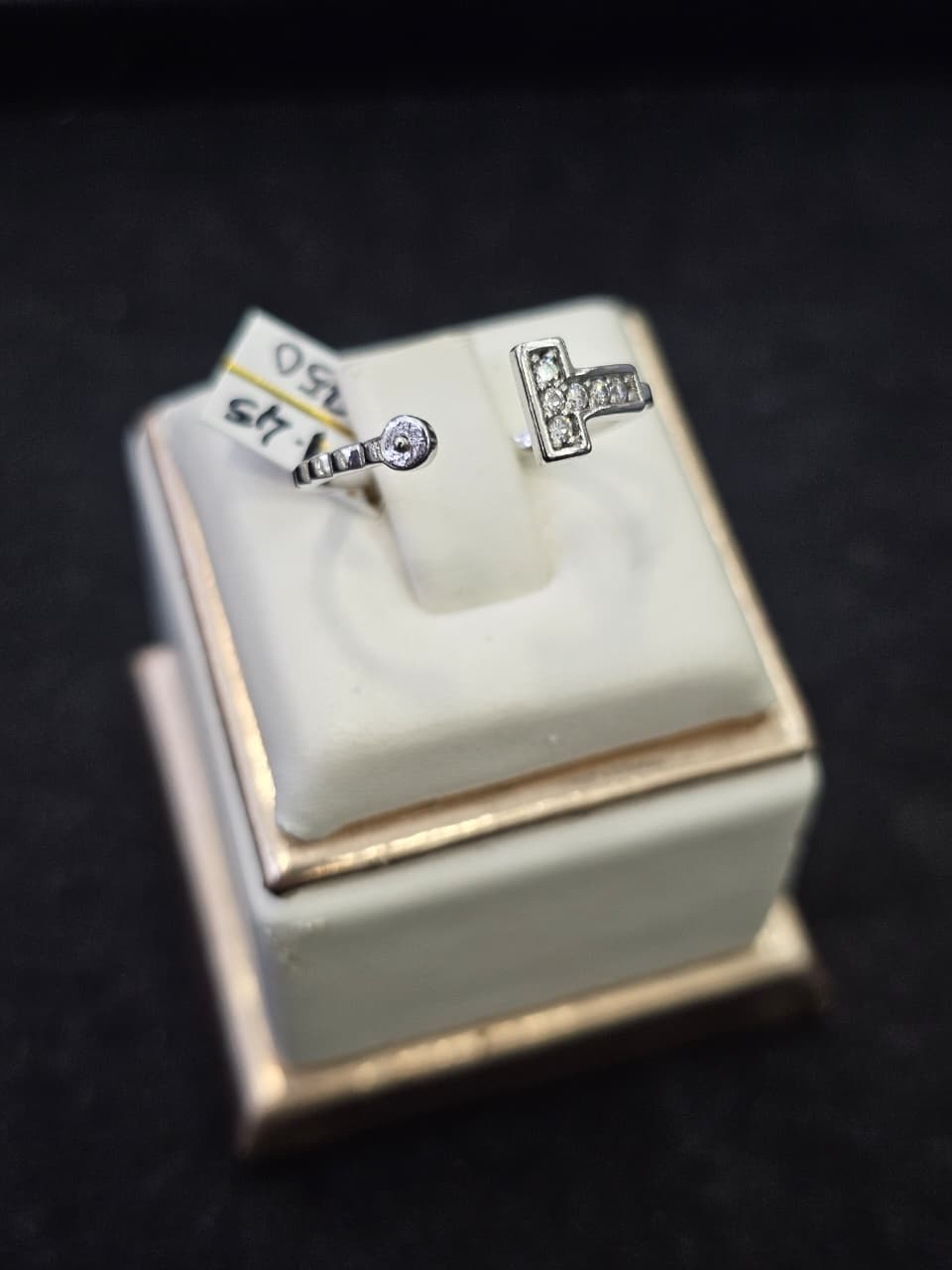 CINCIN TIFFANY
