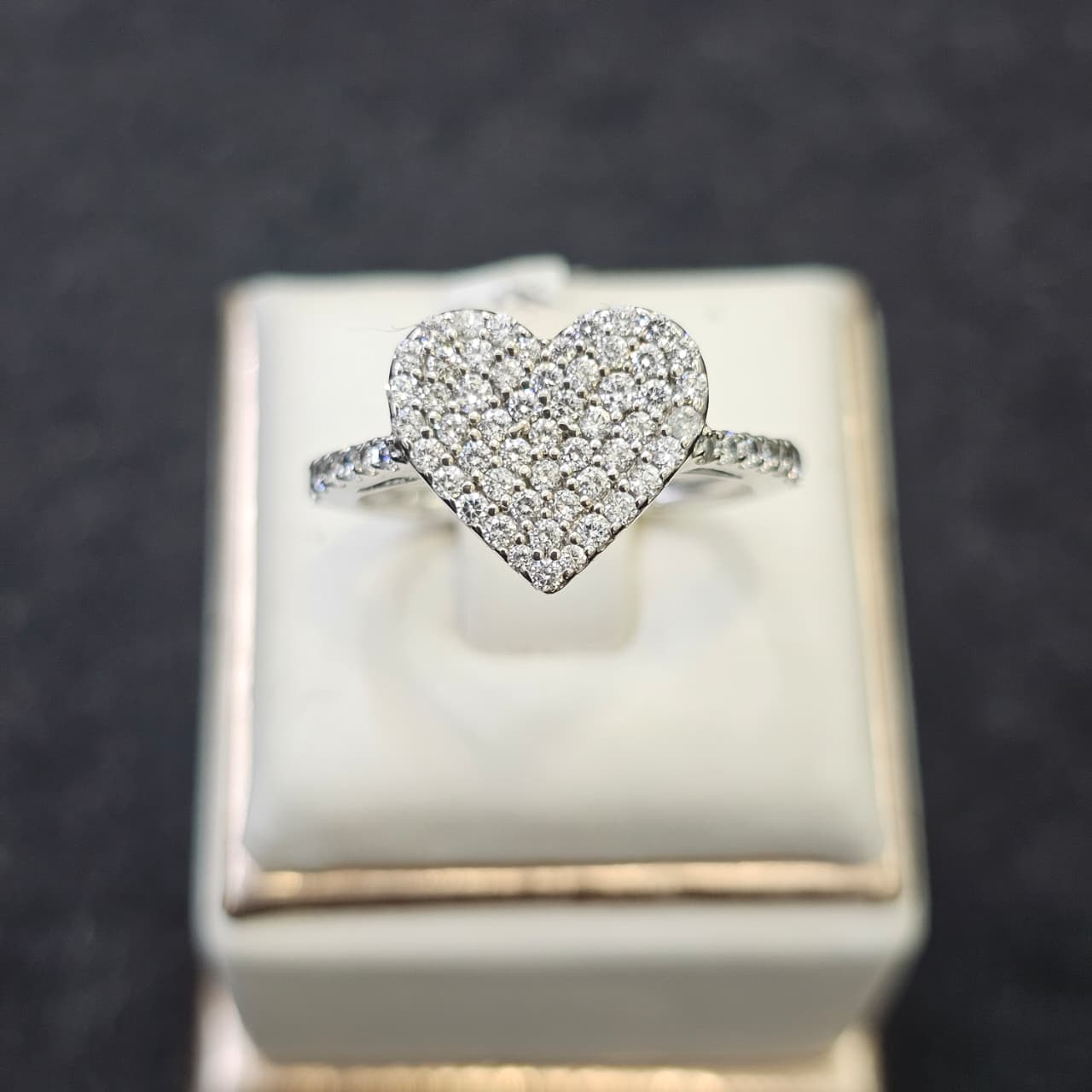 CINCIN LOVE AD