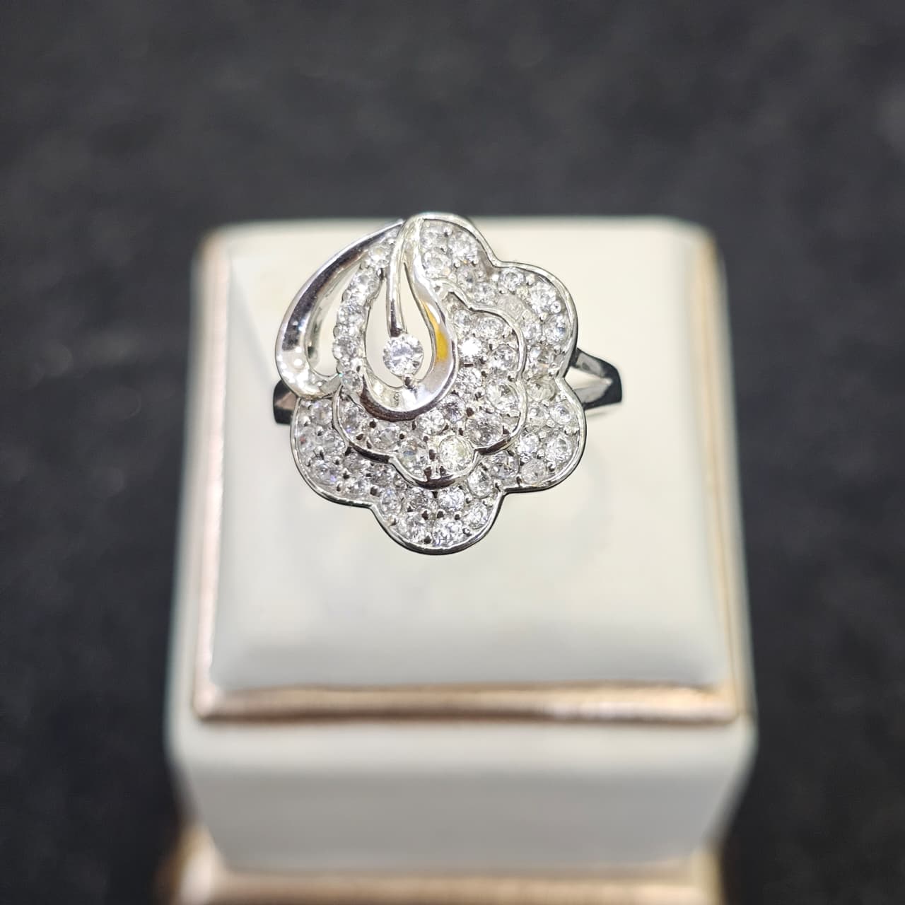 CINCIN LOVE AD