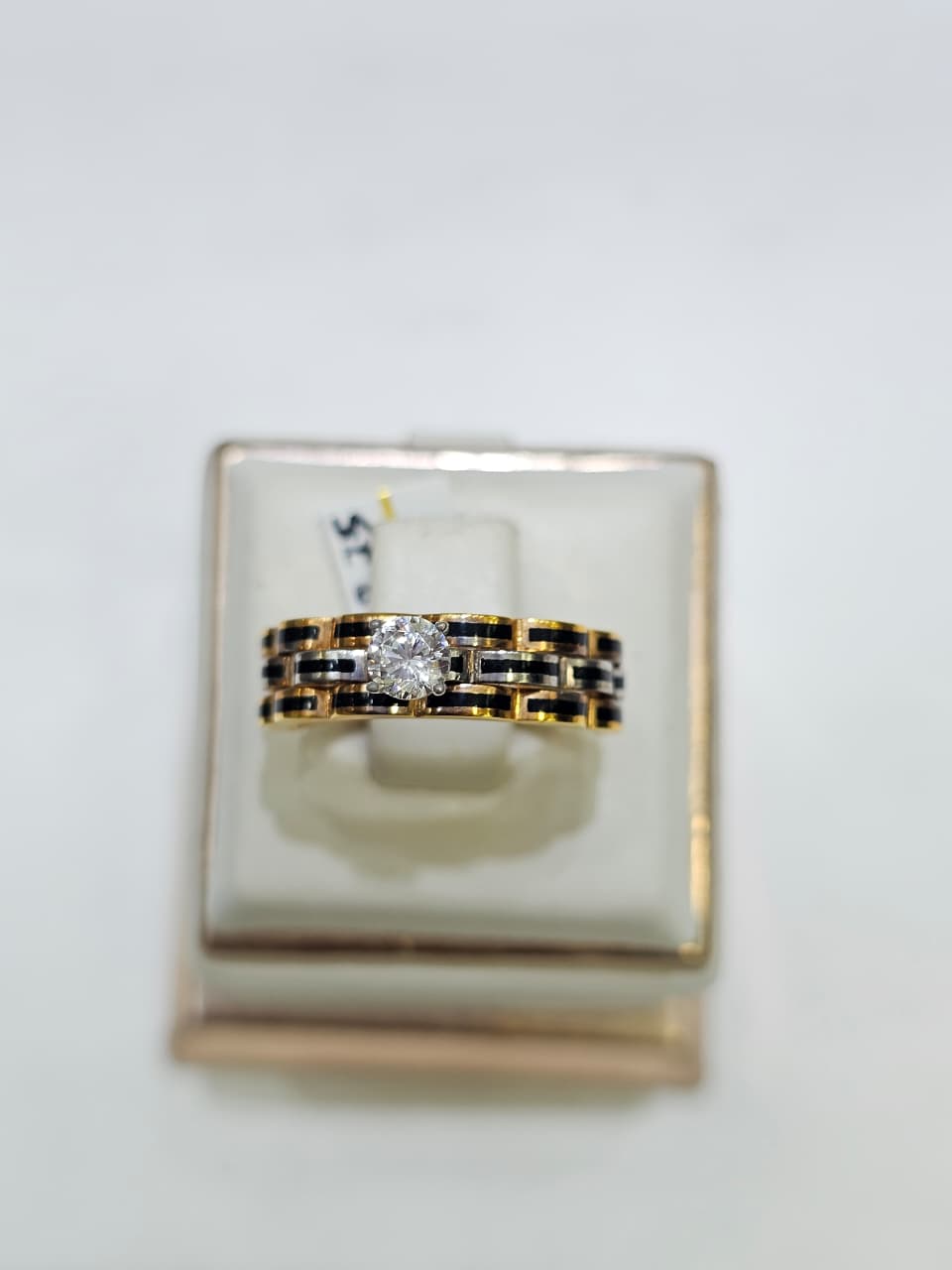 CINCIN AD CAT HITAM