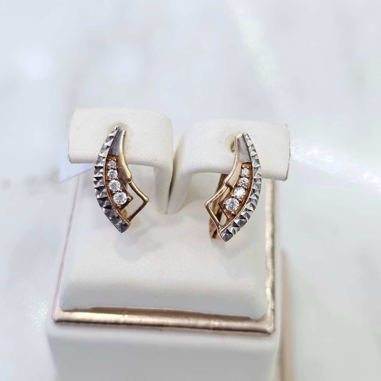 ANTING  DAUN KOMB