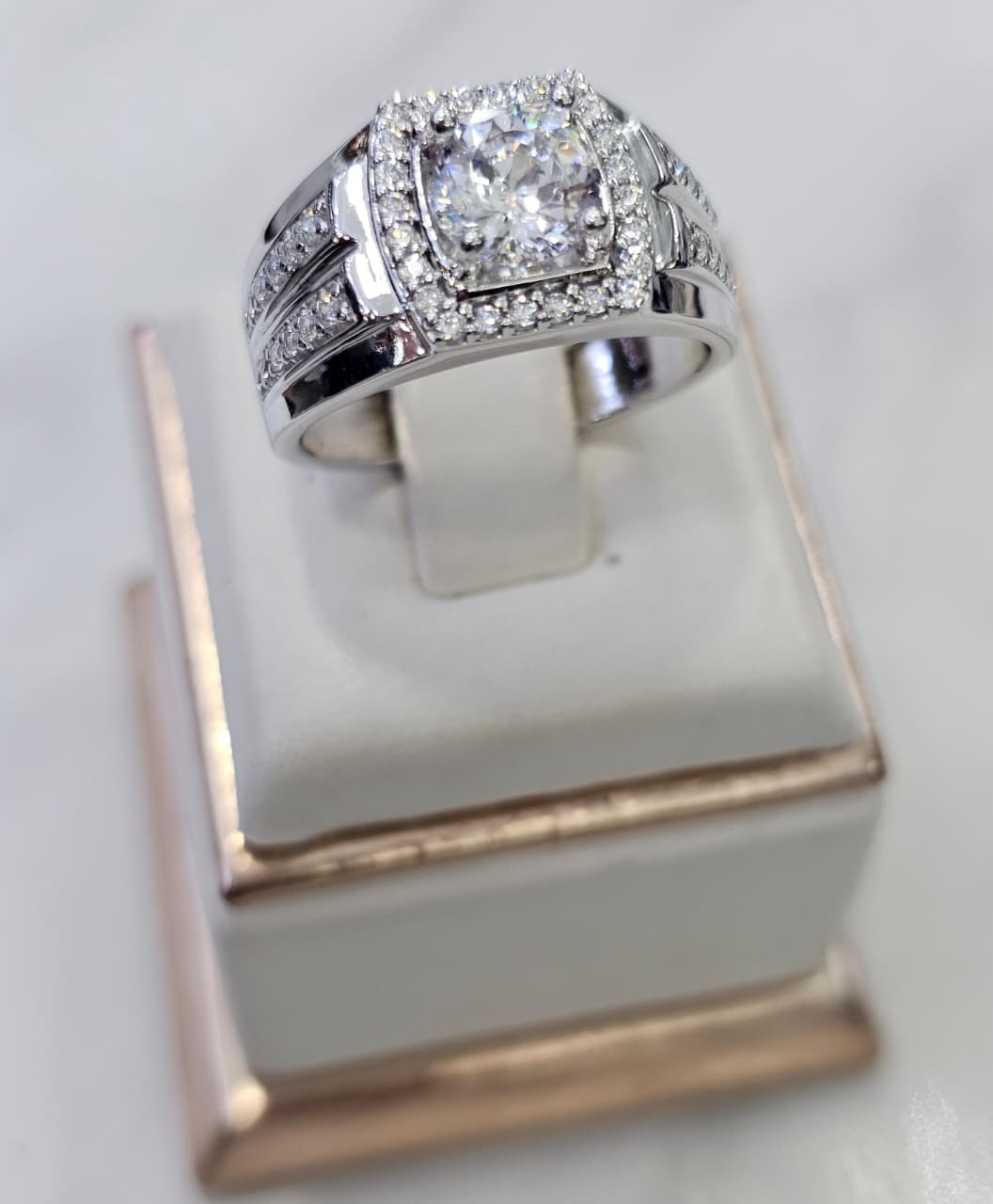 CINCIN COWOK HL