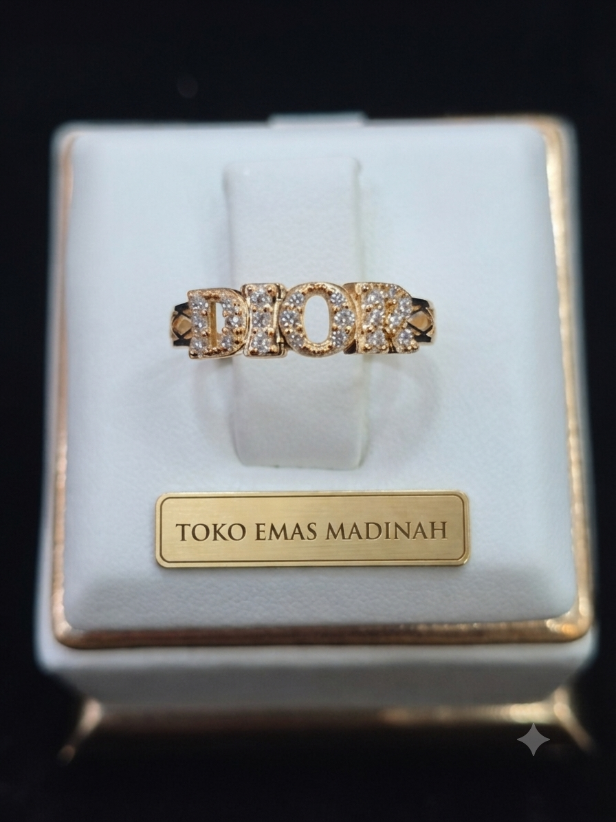 CINCIN DIOR MATA AD