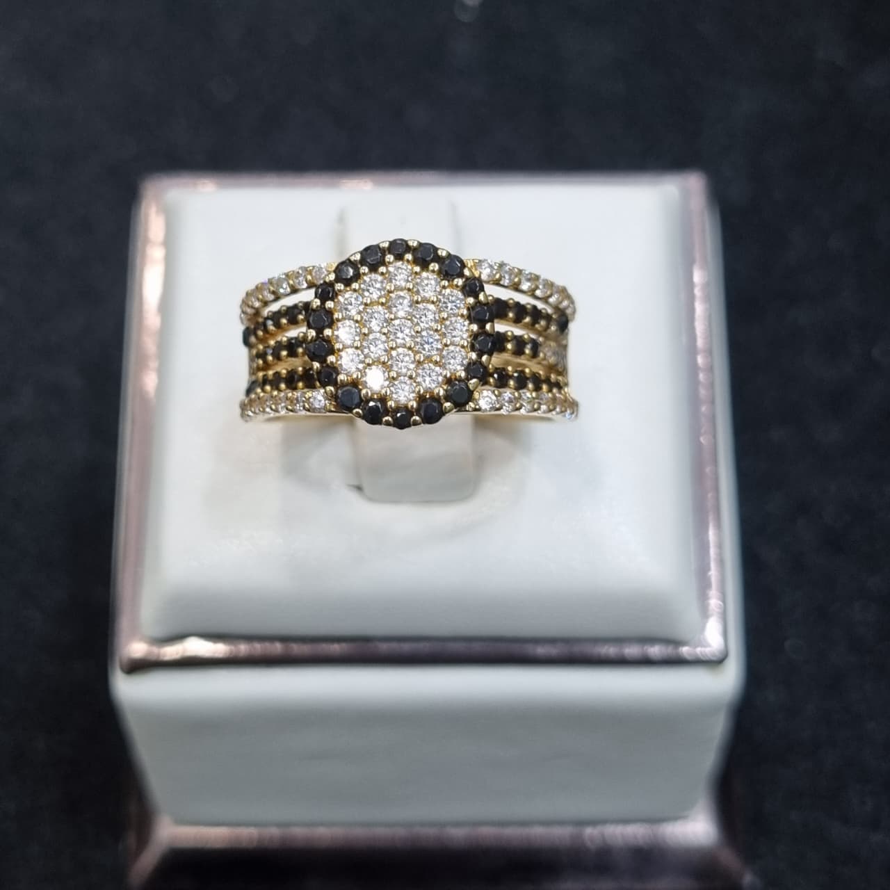 CINCIN BULAT TABUR AD HITAM & PUTIH