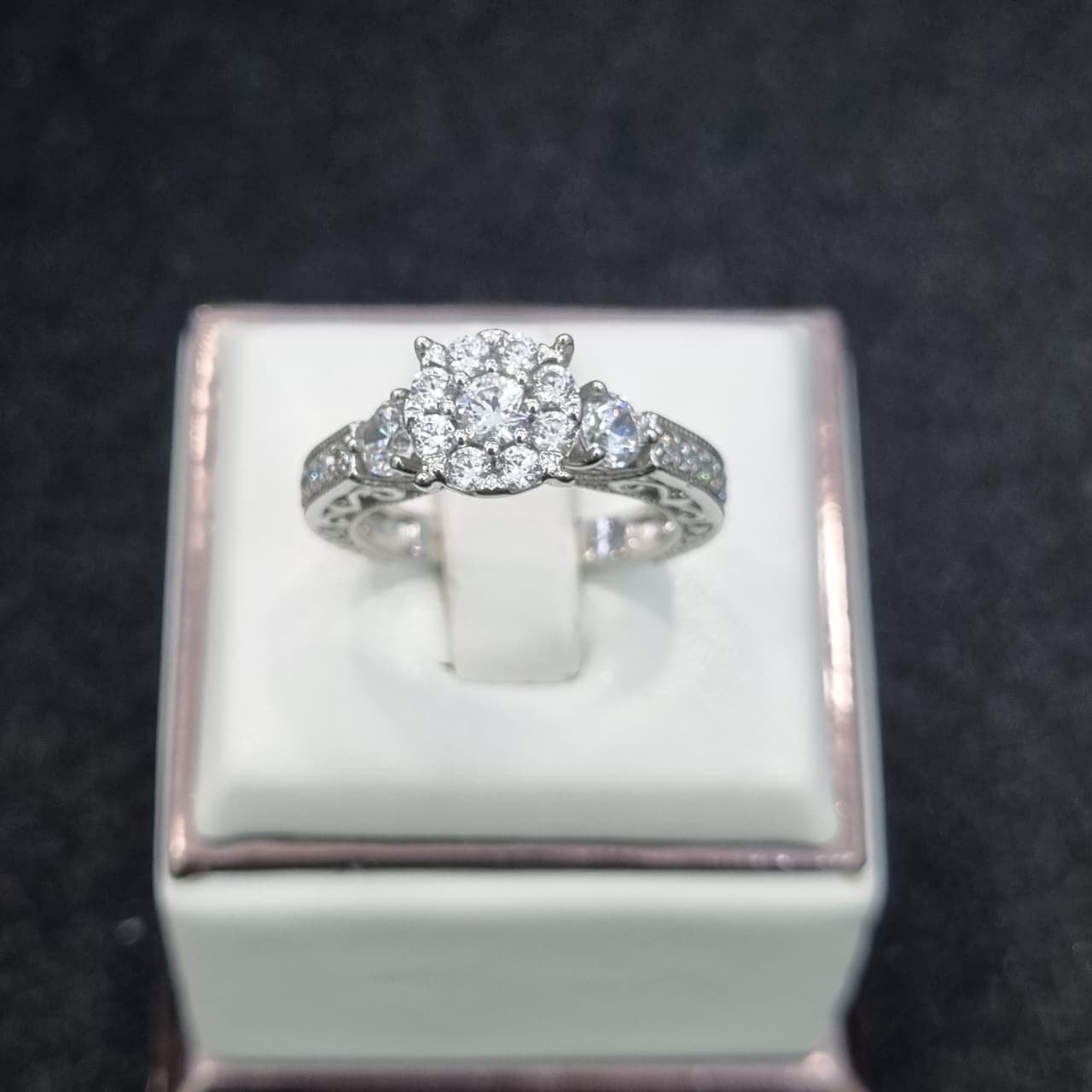 CINCIN BULAT LISTRING UKIR AD