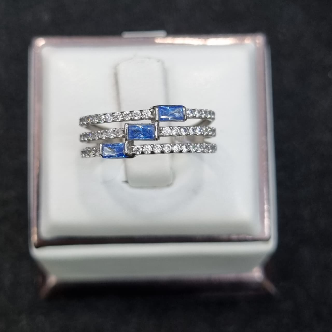 CINCIN 3 LISTRING 3 MATA BIRU