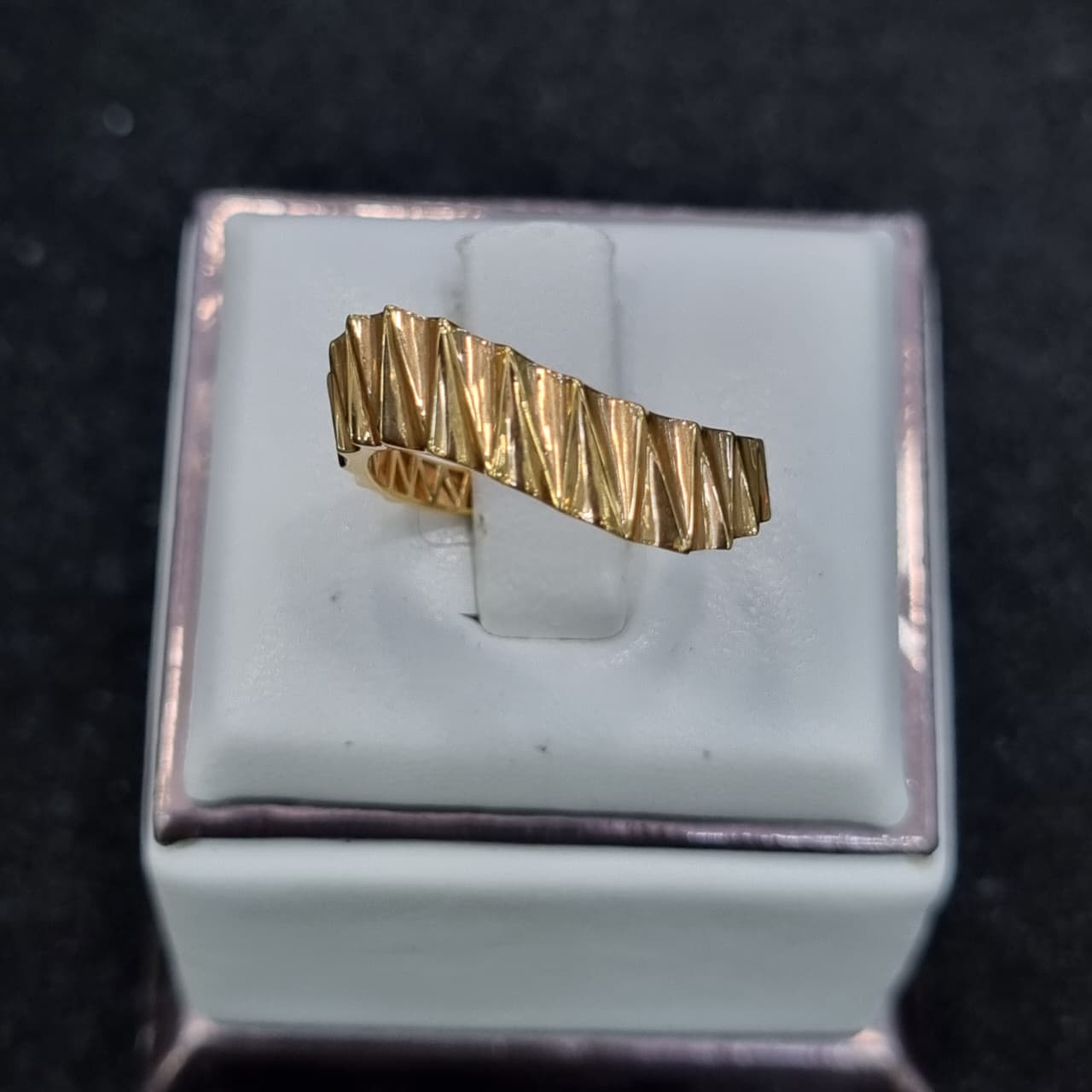 CINCIN GELOMBANG GARIS