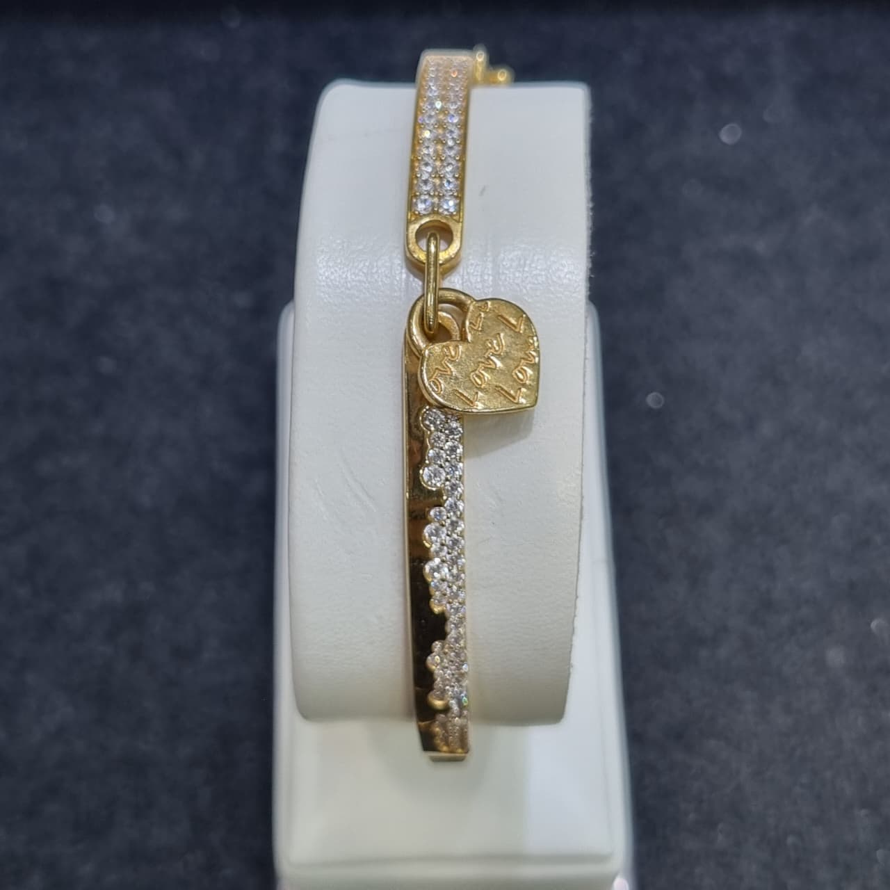 GELANG B LOVE MATA