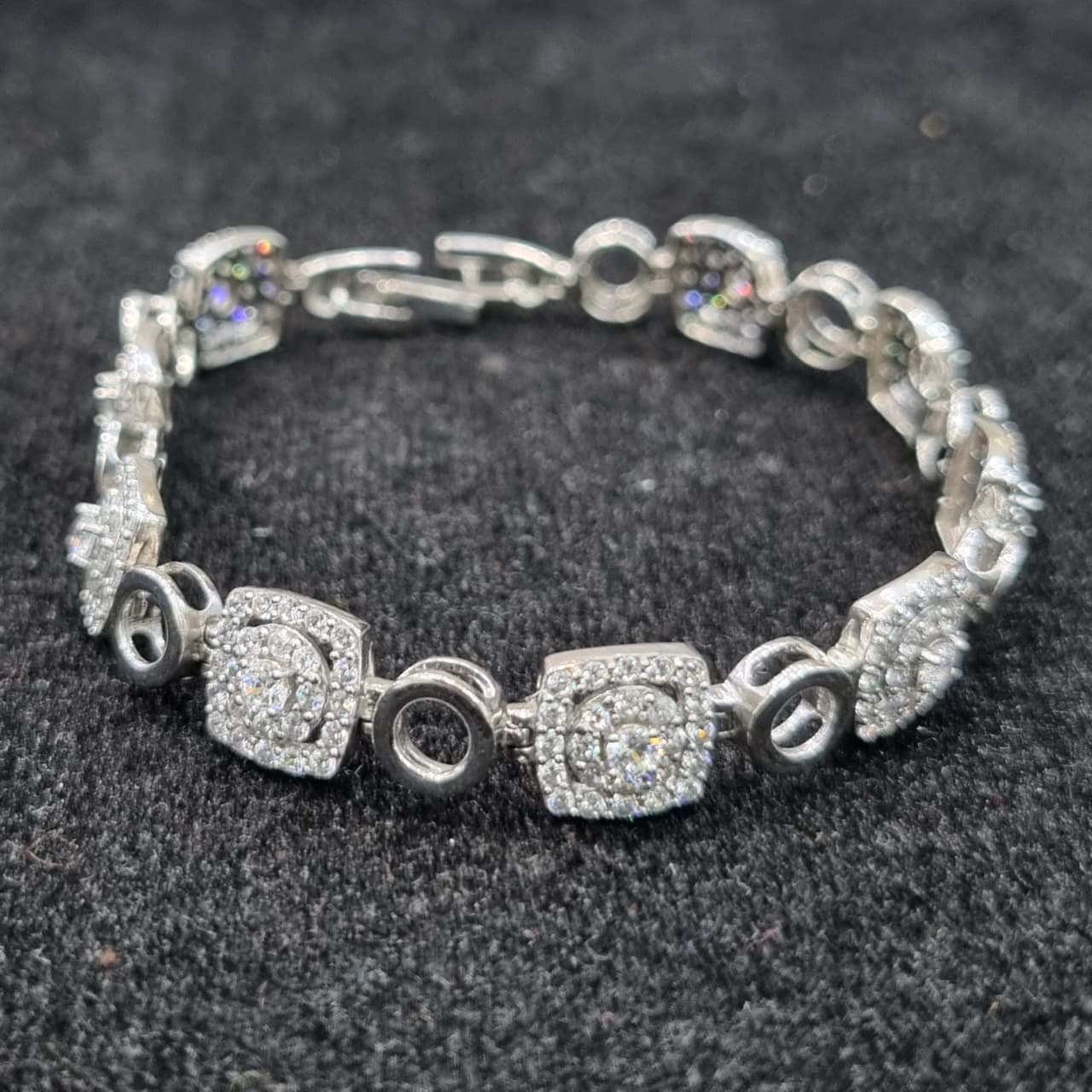 GELANG PLAT KOTAK MATA AD